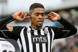 PARTIZAN VODI: Rikardo iskoristio gužvu u šesnaestercu Radničkog i ‘matirao’ Ristića (VIDEO)