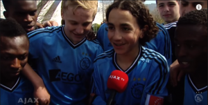 ŽIVOT PIŠE ROMANE: Na snimku se nalaze dvojica nasmejanih fudbalera, sa jednim se sudbina okrutno poigrala (VIDEO)