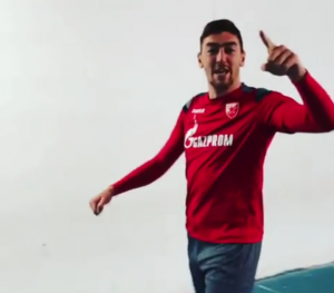 POZIV KOJI SE NE ODBIJA: Pavkov se u toku igre obratio Delijama, a to su učinili i mališani (VIDEO)