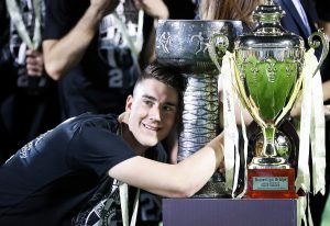 VELIKI DEO KOLAČA PRIPAO POZNATOM MENADŽERU: Fiorentina objavila koliko je Partizan zaradio od prodaje Vlahovića