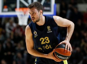 REPREZENTATIVAC SRBIJE NADMAŠIO SEBE: Luda trojka Marka Gudurića za TV špice! (VIDEO)