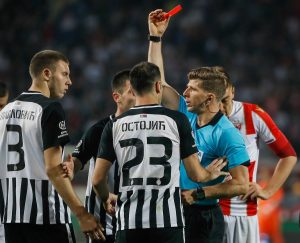 STRAHINJA PAVLOVIĆ O PENALU I ISKLJUČENJU: Možda su sudije uticale na utakmicu…