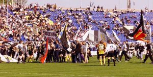 NEKADA SU BILI BLISKI: Navijači AEK-a žestoko izvređali Srbe i Partizan u novoj pesmi (VIDEO)
