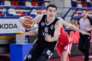 KOŠARKAŠKA TEMA ‘BROJ JEDAN’: Legenda Partizana kritikovala crno-bele zbog odluke o Pecarskom!