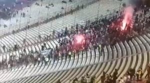 DERBI NIJE MOGAO BEZ INCIDENATA: Navijači Partizana krenuli ka zapadu, brzo stigao ‘odgovor’ sa severa (VIDEO)