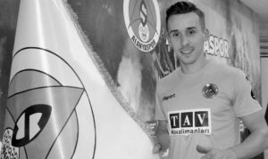 TRAGEDIJA: Sleteo minibus igrača turskog prvoligaša, poginuo napadač koji je trebalo da pojača Partizan