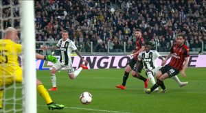 NEMILOSRDNA PROZIVKA: Navijači Intera na brutalan način prozvali Juventus zbog ispadanja iz LŠ (VIDEO) (FOTO)