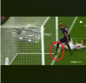 NIJE PROMAŠAJ GODINE, OVO JE PROMAŠAJ VEKA: Čupo-Moting nije promašio prazan gol, već sa gol linije! (VIDEO)