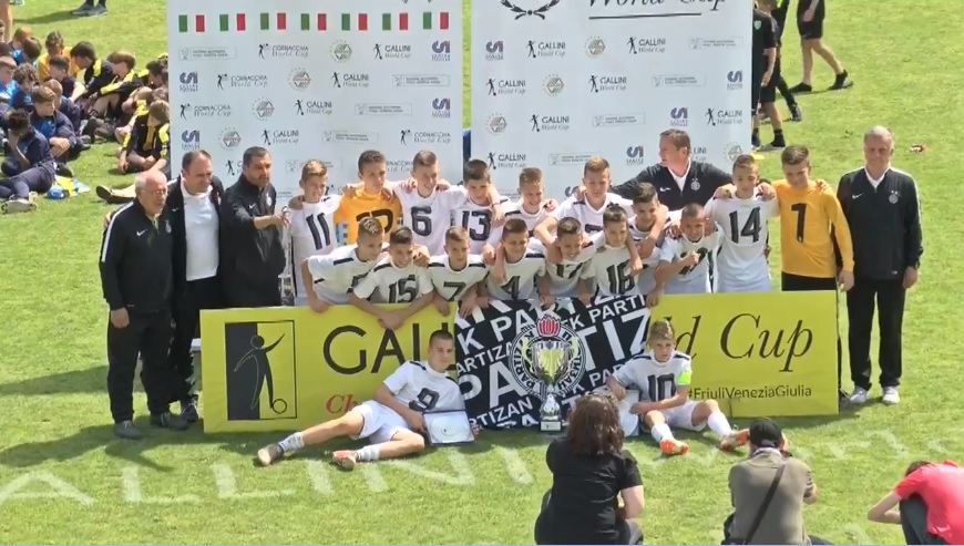 USPEH PARTIZANOVIH KLINACA: Petlići kluba iz Humske osvojili turnir u Italiji, rivalima davali po 16 golova na meču…