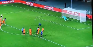 NAJLUĐI GOL IZ PENALA: Ujedno i najluđe poništen gol posle konsultovanja VAR sobe (VIDEO)