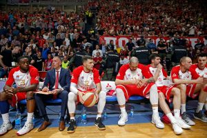 ‘ŽURKA’ DELIJA, A I PROVOKACIJA: ‘Izađi, mala’! (VIDEO)