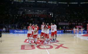 IZAZVALI ERUPCIJU ODUŠEVLJENJA: Kada su fudbaleri ušli u ‘Pionir’ atmosfera je došla do usijanja (FOTO) (VIDEO)