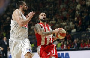 ‘GORI’ TVITER: ‘Delije’ za ovog čoveka kažu da je zasliužio zvezdin ‘sveti dres’, duh Vujoševića ušao u Repešu (TVITOVI)