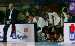 PROVOKACIJA: Na vratima svlačionice Budućnosti stoji naziv na albanskom jeziku! (FOTO)