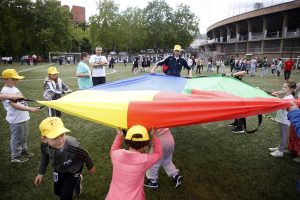 HUMANA STRANA PARTIZANA: Crno-beli ‘Sportom do osmeha’ (VIDEO)