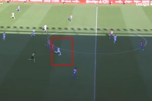 AU, MAJSTORE: Akunja postigao gol sa svoje polovine! (VIDEO)