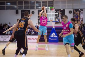 SUPERLIGA: Megi bile potrebne tri četvrtine za ‘stotku’ – ubedljiva pobeda protiv Dinamika