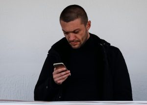 HAOS PRED KUĆOM IVICE ILIEVA: Huligani razbijali i lomili pred domom doskorašnjeg direktora Partizana