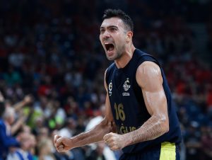 KOKOŠKOV OSTAO BEZ VAŽNOG ŠRAFA: Slukas napustio Fener, a evo gde nastavlja karijeru!