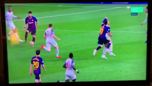 ŠTA SE OVDE DESILO: Mesi je pre majstorije ukrao nekoliko metara, a da li je trebalo da dobije crveni karton?! (VIDEO)