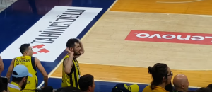 INCIDENT U ISTANBULU: Protivnički igrač napao Kalinića zbog slavlja, pa je odreagovao Željko Obradović (VIDEO)