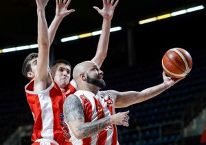 RADNO NA MALOM KALEMEGDANU: Posle Lazića pao još jedan potpis, Zvezda ima plejmejkera…