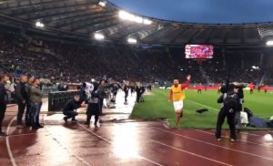 RIM SE OPRAŠTA OD LEGENDE: Navijači pripremili specijalnu koreografiju u čast De Rosija (VIDEO)