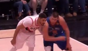 OKRŠAJ JOKIĆA I KANTERA: Centar Portlanda ‘tužio’ Srbina NBA ligi (VIDEO)