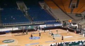 GRČKI CIRKUS: Olimpijakos nije došao na derbi Panatinaikosu, Atinjani ostavili životinjsko meso u znak provokacije (FOTO-UBOD)