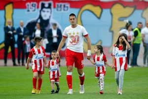 SAVIĆ SLIKOM ZAGOLICAO MAŠTU DELIJAMA: Da li je ovo novi štoper Crvene zvezde? (FOTO)