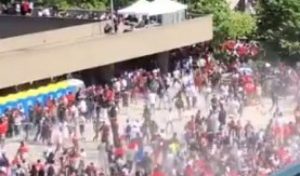 ŠOK U TORONTU: Pucnjava na proslavi titule, ima i ranjenih (VIDEO)