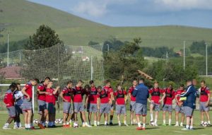 CRVENO-BELI KRENULI ZA AUSTRIJU: Ebisilija smo najavili da je ‘otpao’, još tri igrača ostaju u Beogradu…
