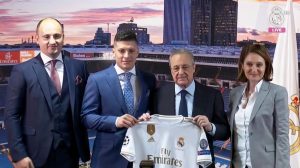 SVE JE MANJE VREMENA DA JOVIĆ POKAŽE ŠTA UME: Rajolin klijent koji je zaludeo Evropu na meti Reala!