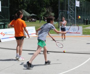 TENISKA BUDUĆNOST: Održana besplatna škola tenisa za decu na Adi