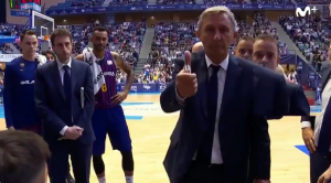 ŠOU SVETISLAVA PEŠIĆA: Kamerman je pokušao da snimi ‘tajm-aut’, a ‘Kari’ ga je ‘sklonio pogledom’ (VIDEO)