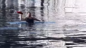 NEVEROVATAN PRIZOR: Hrvat u majici Crvene zvezde na gej paradi u Splitu! (FOTO)