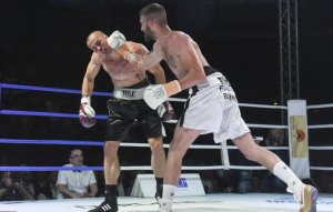 BOKS: Veljko Ražnatović u Kanadi ruši Meksikanca!