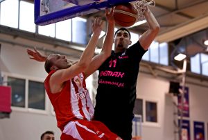 ‘DELIJE’ NA TVITERU: Zvezda od sjaja do očaja, evo koga su crveno-beli oporavili, a ko je i dalje na meti navijača (TVITOVI)