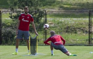 CRVENO-BELI ‘SMANJILI GAS’: Lakši ritam četvrtog dana priprema