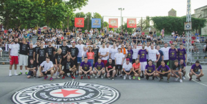 KOŠ ZA SREĆU PREVAZIŠAO SVA OČEKIVANJA: Pune tribine ne Kalemegdanu. Beli odneli trijumf predvođeni sjajnim Mikrijem