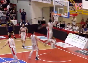 PARTIZAN DOVEO NOVOG CENTRA: Amerikanac dve godine u crno-belom dresu (VIDEO)