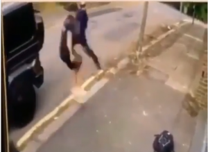 BOSANSKI SUPERMEN: Kolašinac golim rukama na razbojnike, spasao život Ozilu (VIDEO)