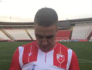 PRED ODLAZAK NA OPERACIJU: Jovičić pogledao u dres i dao obećanje navijačima Zvezde (VIDEO)