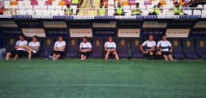 BURNO NA ‘MALATIJA ARENI’: ‘Prozivka’ domaćih igrača i vruć doček fudbalerima Partizana (VIDEO)