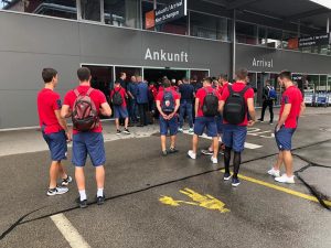 KIŠA DOČEKALA FUDBALERE U BERNU: Milojević traži tajnu formulu za Jang Bojs