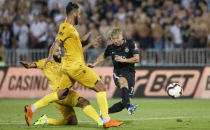 FOTO-UBOD: ‘Grobari’ će još više voleti Asana, evo kako Japanac provodi slobodan dan (FOTO)