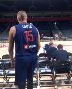 SPEKTAKL U ARENI: Jokić je ovim potezom podigao publiku na noge, Teo se povredio…(VIDEO)