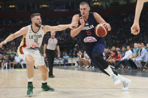 PANIKA U TABORU LITVANIJE: Dve zvezde reprezentacije otrovane pred početak Mundobasketa!