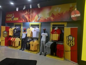 TAKO TO RADE TURCI: Kada se na jednom mestu spoje boje Fenera, Galate, Bešiktaša i Malatije… (FOTO)