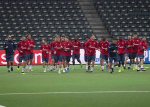 NAPRAVLJEN PRESEDAN ZA ‘DELIJE’: Korteom kroz Bern, evo gde se okupljaju navijači Zvezde!